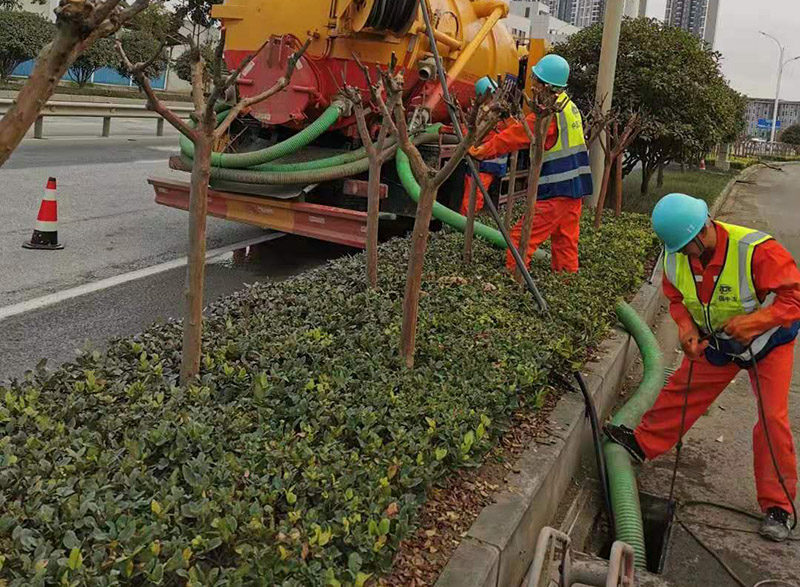 芒康市政管道清淤